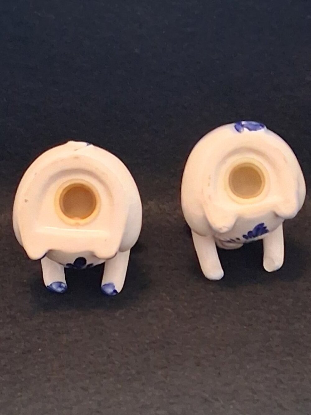 Vintage (1960s - 1980s) Delft Blue Pig Salt & Pepper Shakers Windmill Floral Set - Picture 7 of 8